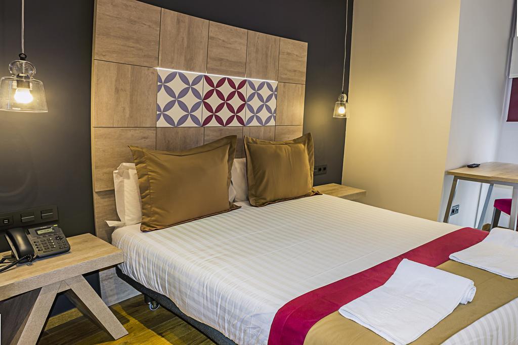 Hotel Boutique Hostemplo Sagrada Familia Barcellona Camera foto