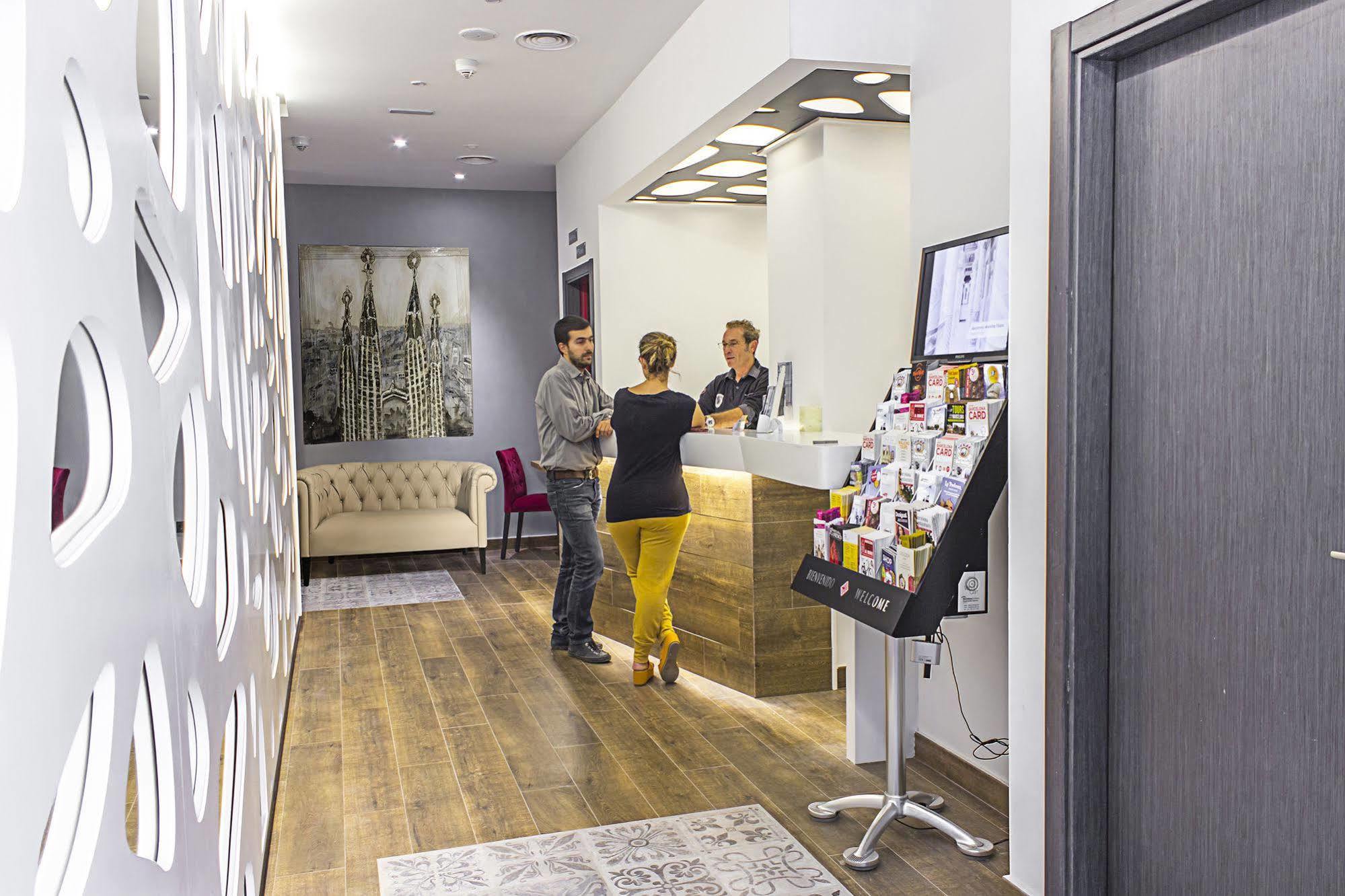 Hotel Boutique Hostemplo Sagrada Familia Barcellona Esterno foto