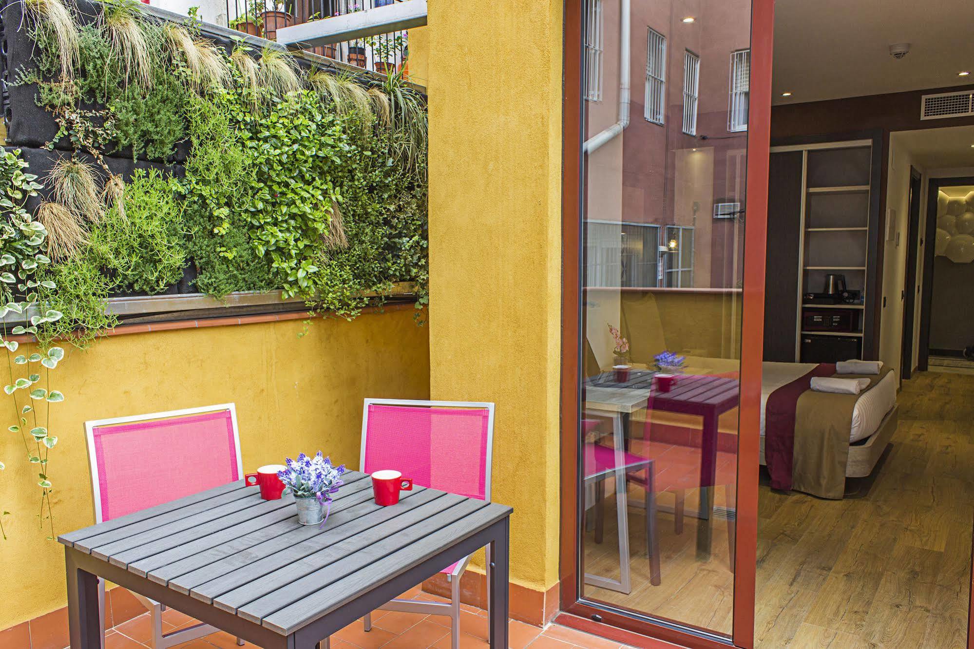 Hotel Boutique Hostemplo Sagrada Familia Barcellona Esterno foto