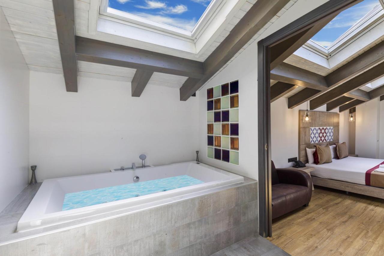 Hotel Boutique Hostemplo Sagrada Familia Barcellona Esterno foto